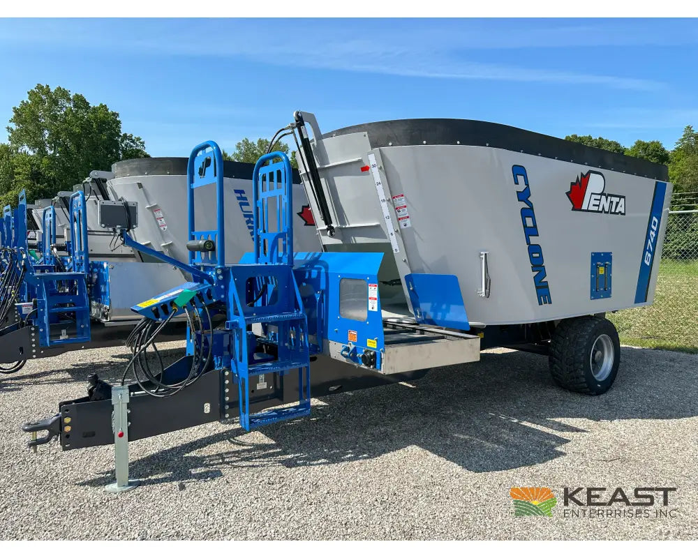 Penta 6740 Feed Wagon 650 Cu Ft Capacity 3’ Conveyor EZ2800 Scale - Feed Wagons
