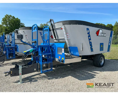 Penta 6740 Feed Wagon 650 Cu Ft Capacity 3’ Conveyor EZ2800 Scale - Feed Wagons