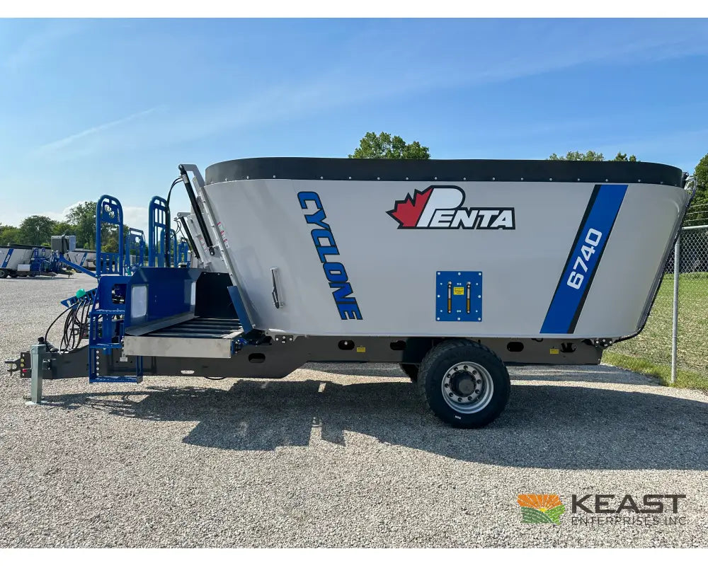 Penta 6740 Feed Wagon 650 Cu Ft Capacity 3’ Conveyor EZ2800 Scale - Feed Wagons
