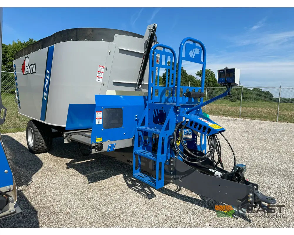 Penta 6740 Feed Wagon 650 Cu Ft Capacity 3’ Conveyor EZ2800 Scale - Feed Wagons