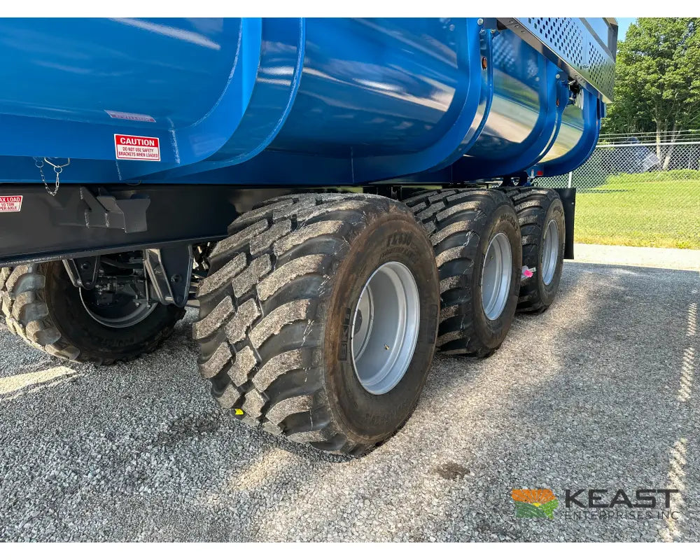 Penta DB60 Dump Trailer 2050 Cu Ft 1640 Bushel Tridem Axle Hyd Tailgate - Dump Trailers