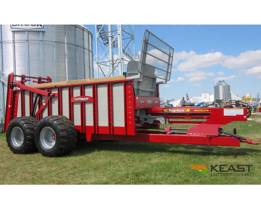 Prior-generation Hagedorn 8610 manure spreader shown for reference on the V 600 listing