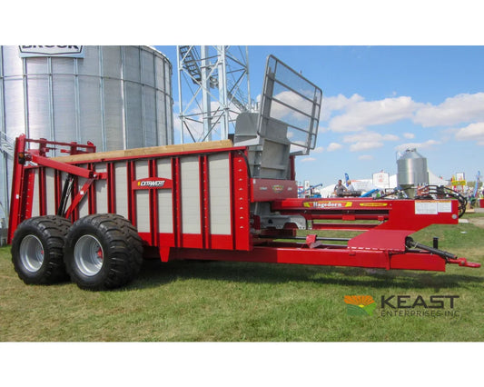 Prior-generation Hagedorn 8610 manure spreader shown for reference on the V 600 listing