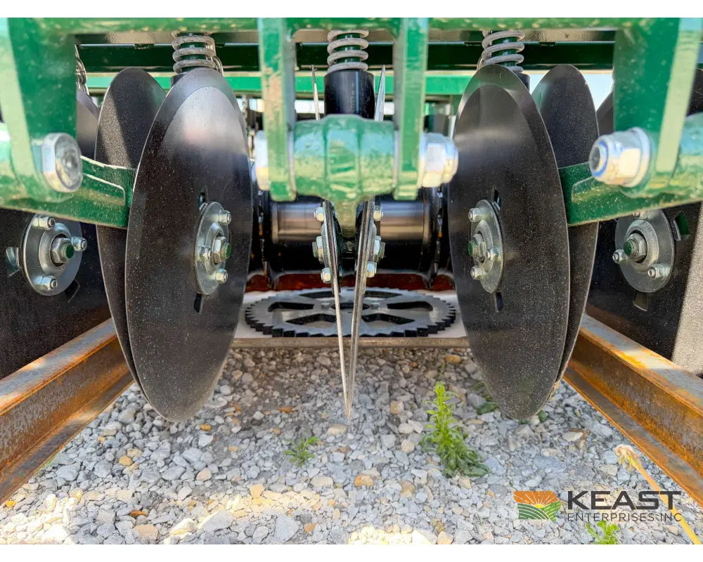 PH Outdoors M7 82’’ No Till Drill 11 Rows 7.5’’ Spacing Great for Food Plots Hunting and Farms - Drills and Seeders