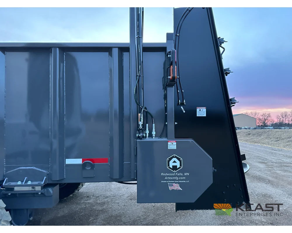Artex SBX950 Manure Spreader – 975 Cu Ft Capacity Vertical Beaters Manure Spreaders