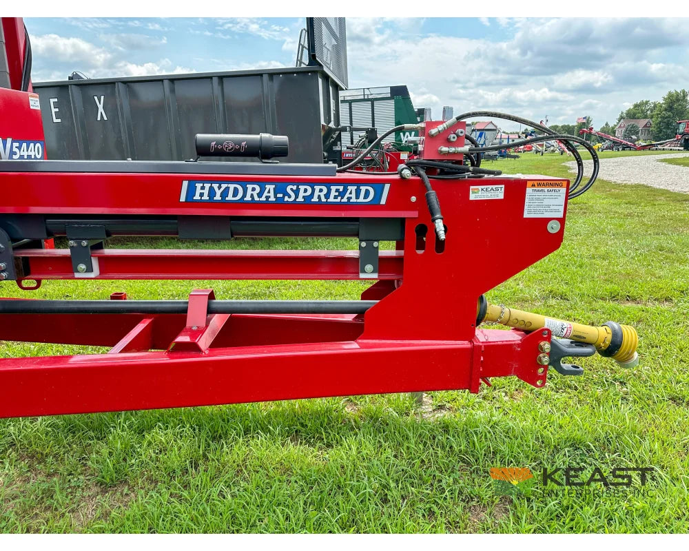 Hagedorn 5440 Manure Spreader 684 Cu Ft Heaped Capacity 500/50R22.5 Tires Manure Spreaders