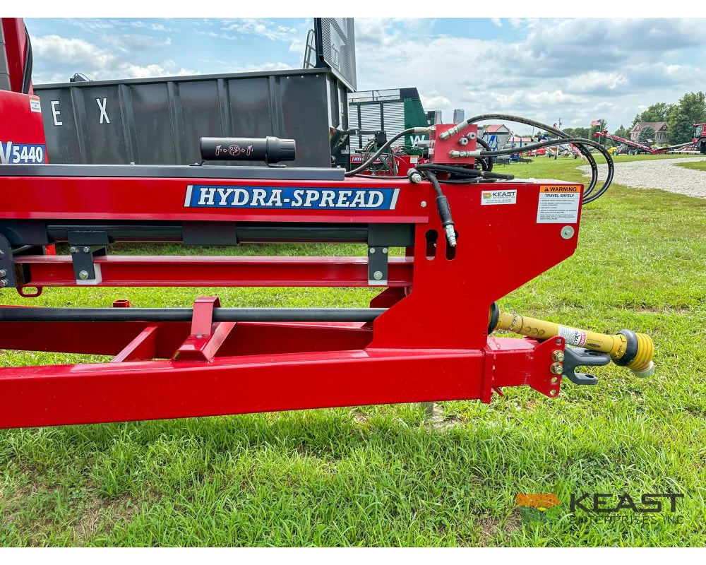 Hagedorn 5440 Manure Spreader 684 Cu Ft Heaped Capacity 500/50R22.5 Tires Manure Spreaders