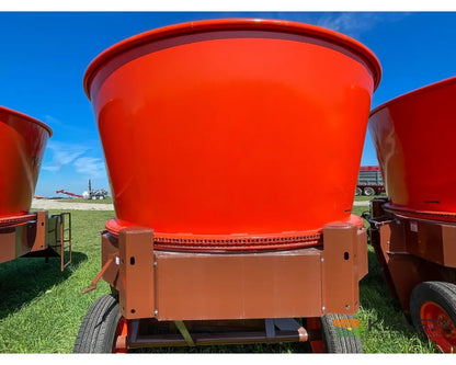 Roto Grind 1090 Tub Grinder - 15 Bale Per Hour Capacity 10’’ Hammer Mill Bale Processors