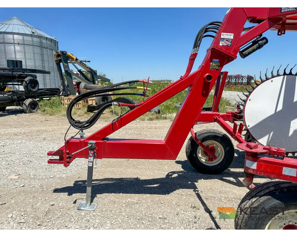 Rowse Ultimate 27 Wheel Field Rake - Center Kicker Wheels Front Castor Wheels Hay Rakes