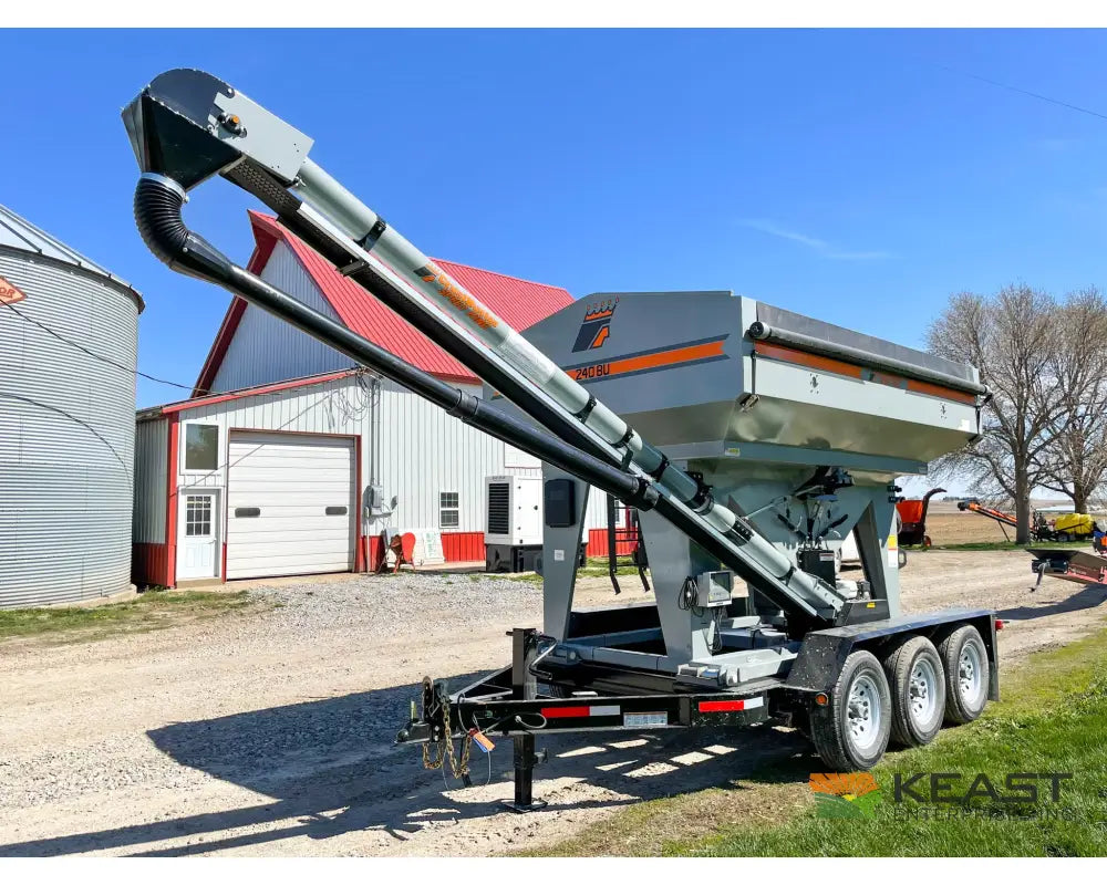 Speed King 240 Bulk Seed Tender - Wireless Controls Electric Start Gas Engine Tarp Seed Tenders