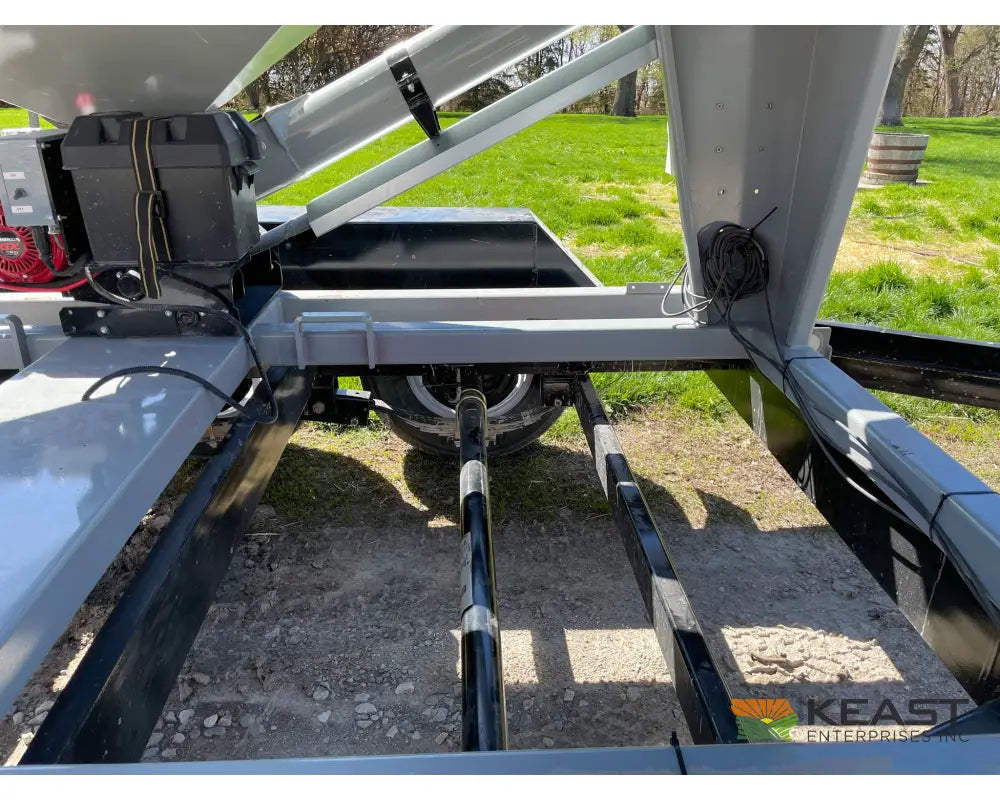 Speed King 240 Bulk Seed Tender - Wireless Controls Electric Start Gas Engine Tarp Seed Tenders