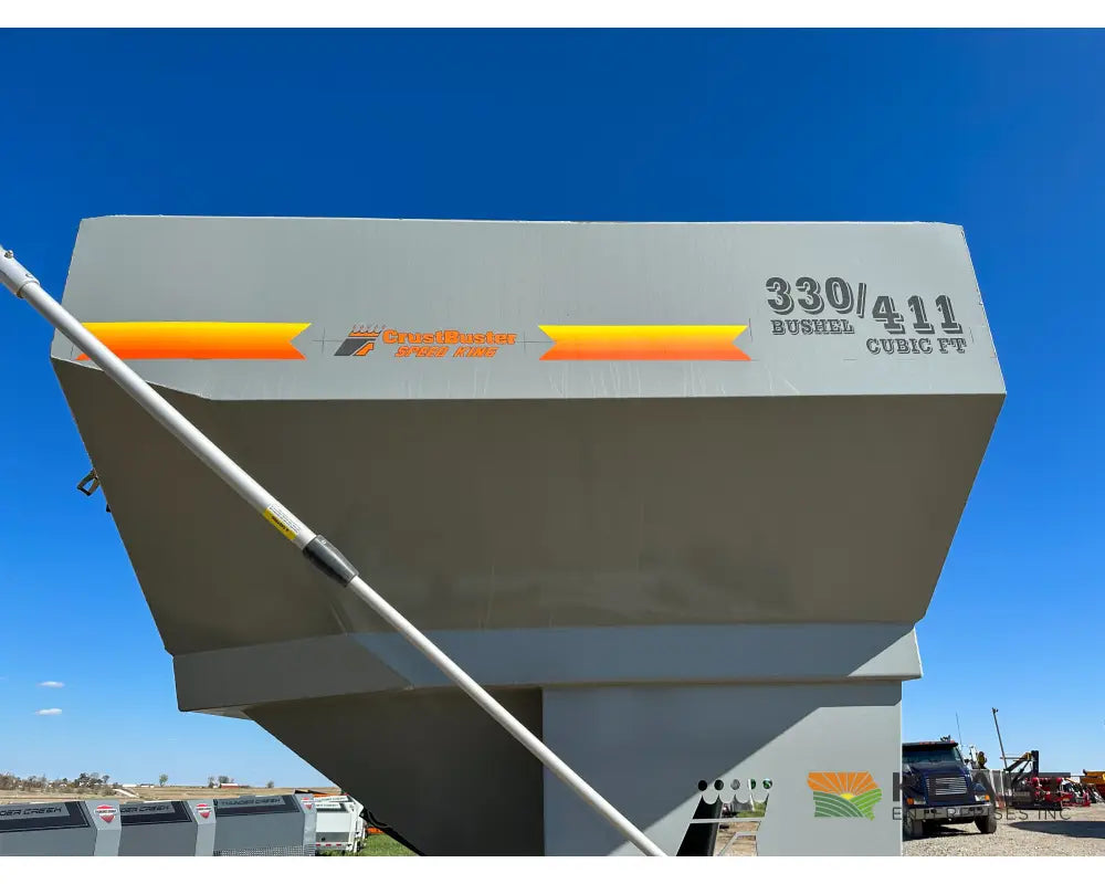 Speed King 330 Bulk Seed Tender Wireless Controls Electric Start Gas Engine Tarp Seed Tenders