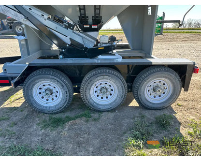 Speed King 330 Bulk Seed Tender Wireless Controls Electric Start Gas Engine Tarp Seed Tenders