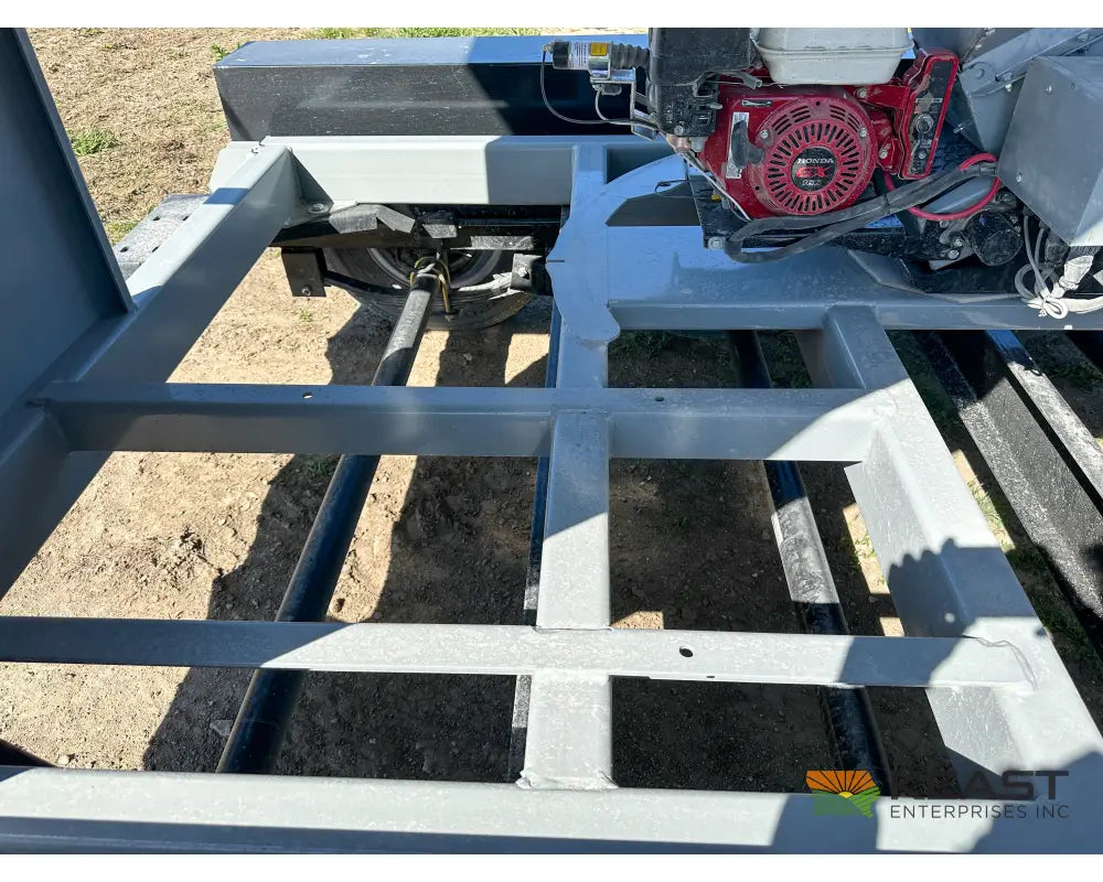 Speed King 330 Bulk Seed Tender Wireless Controls Electric Start Gas Engine Tarp Seed Tenders