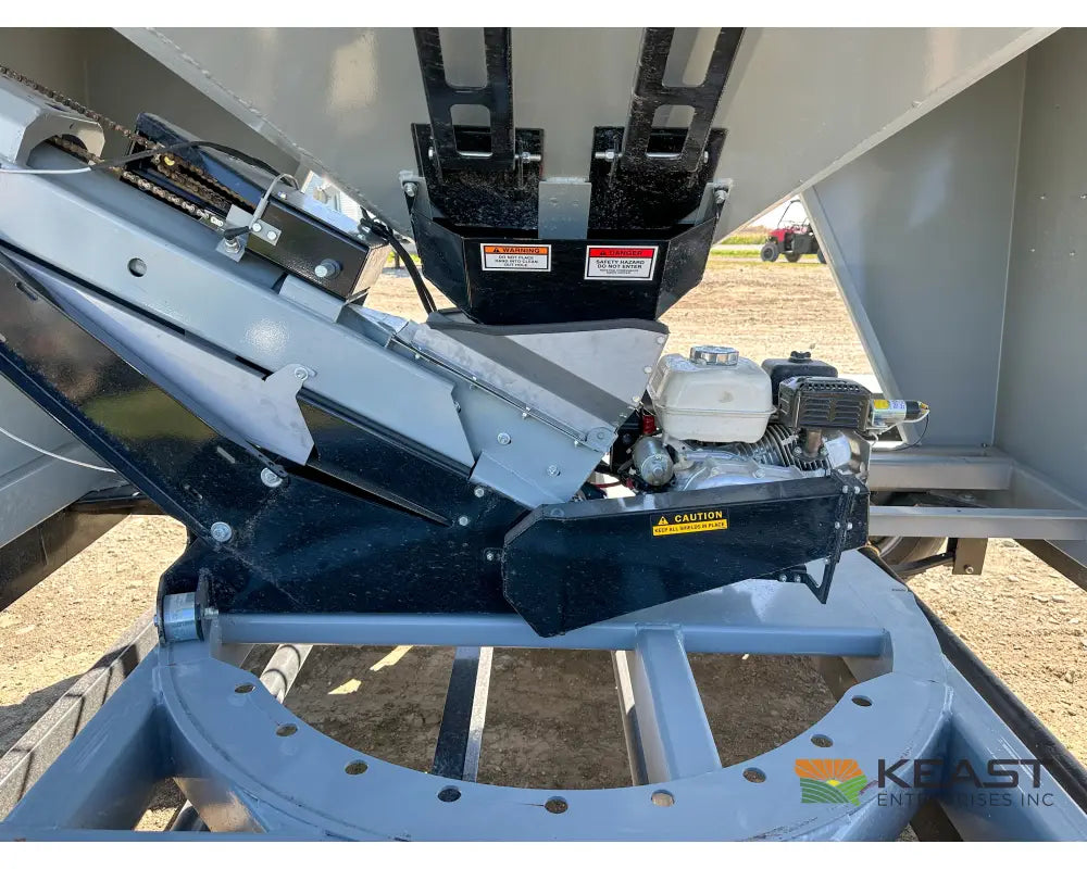 Speed King 330 Bulk Seed Tender Wireless Controls Electric Start Gas Engine Tarp Seed Tenders