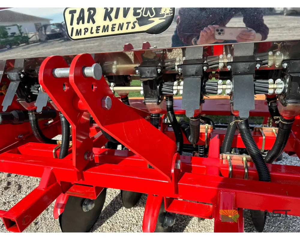 Tar River DRL048 48’’ Seeder 7 Openers Category I Hitch - Drills and Seeders