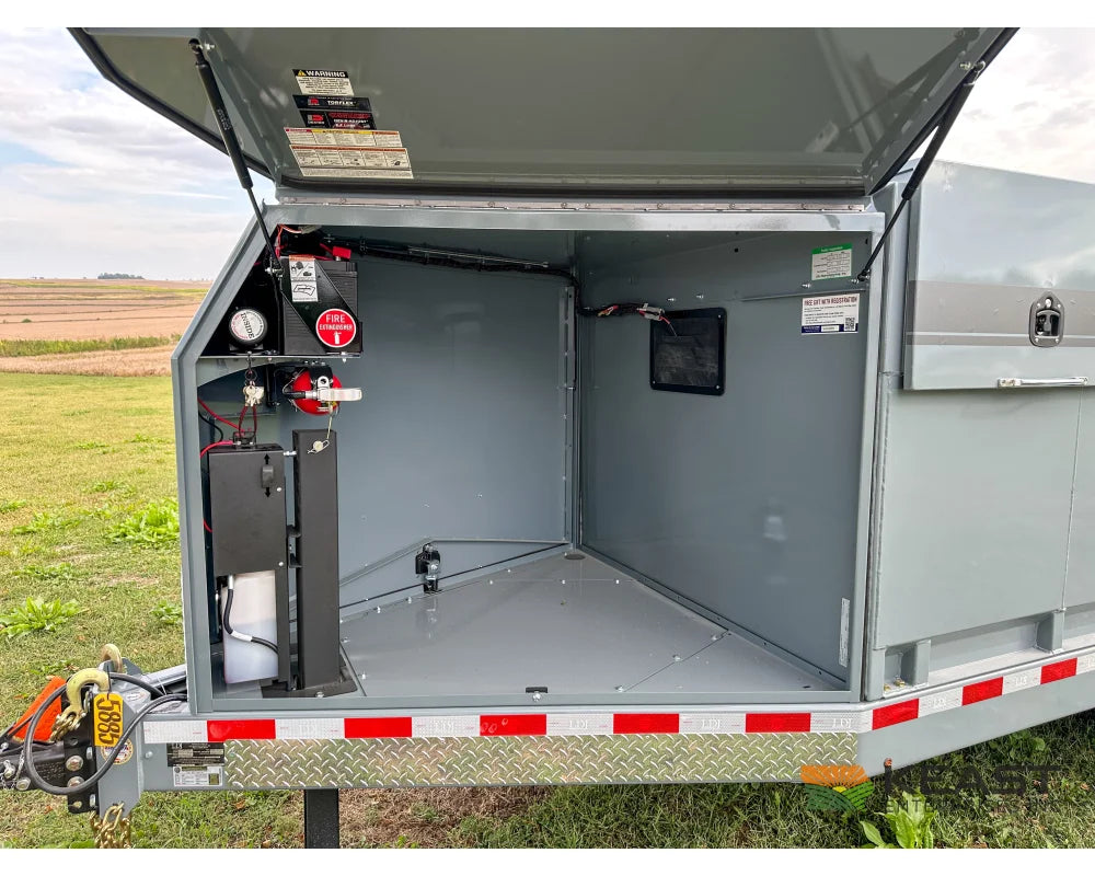 Thunder Creek DW990 Gasoline Fuel Trailer 990 Gallon Capacity Electric Pump Electric Jack Fuel Trailers