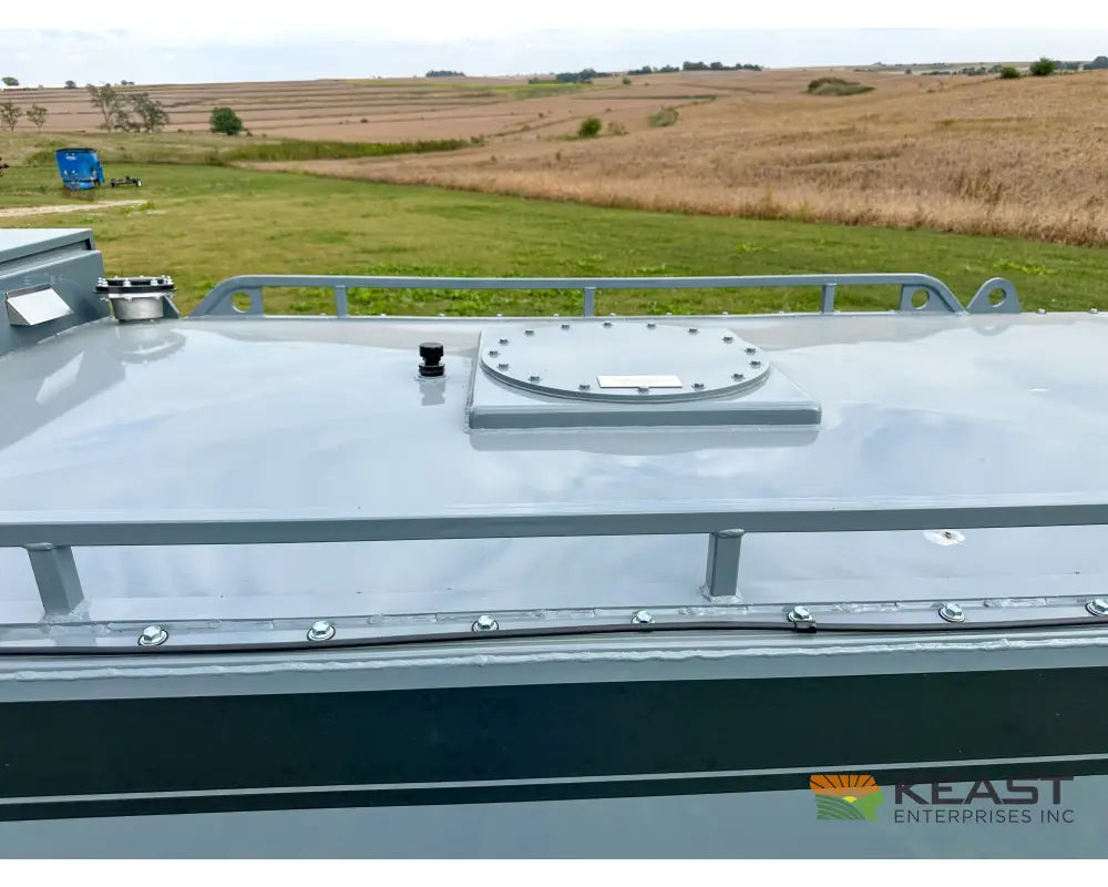 Thunder Creek DW990 Gasoline Fuel Trailer 990 Gallon Capacity Electric Pump Electric Jack Fuel Trailers