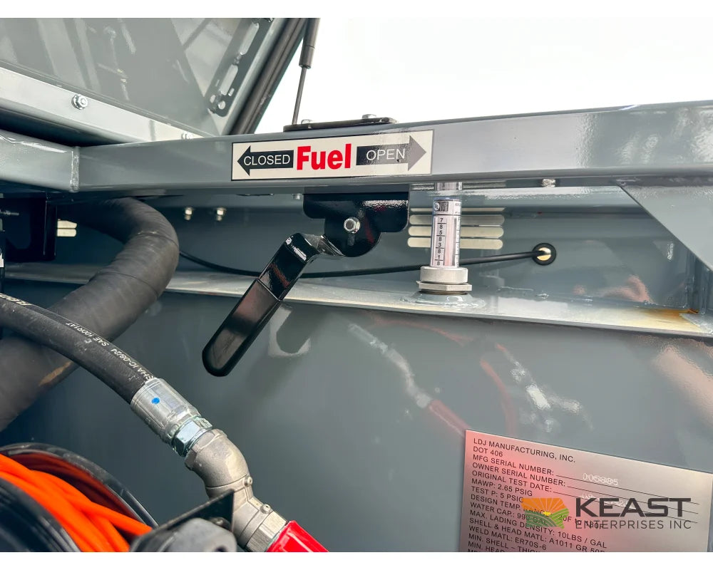 Thunder Creek DW990 Gasoline Fuel Trailer 990 Gallon Capacity Electric Pump Electric Jack Fuel Trailers