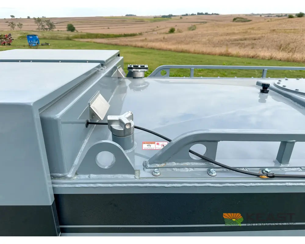 Thunder Creek DW990 Gasoline Fuel Trailer 990 Gallon Capacity Electric Pump Electric Jack Fuel Trailers