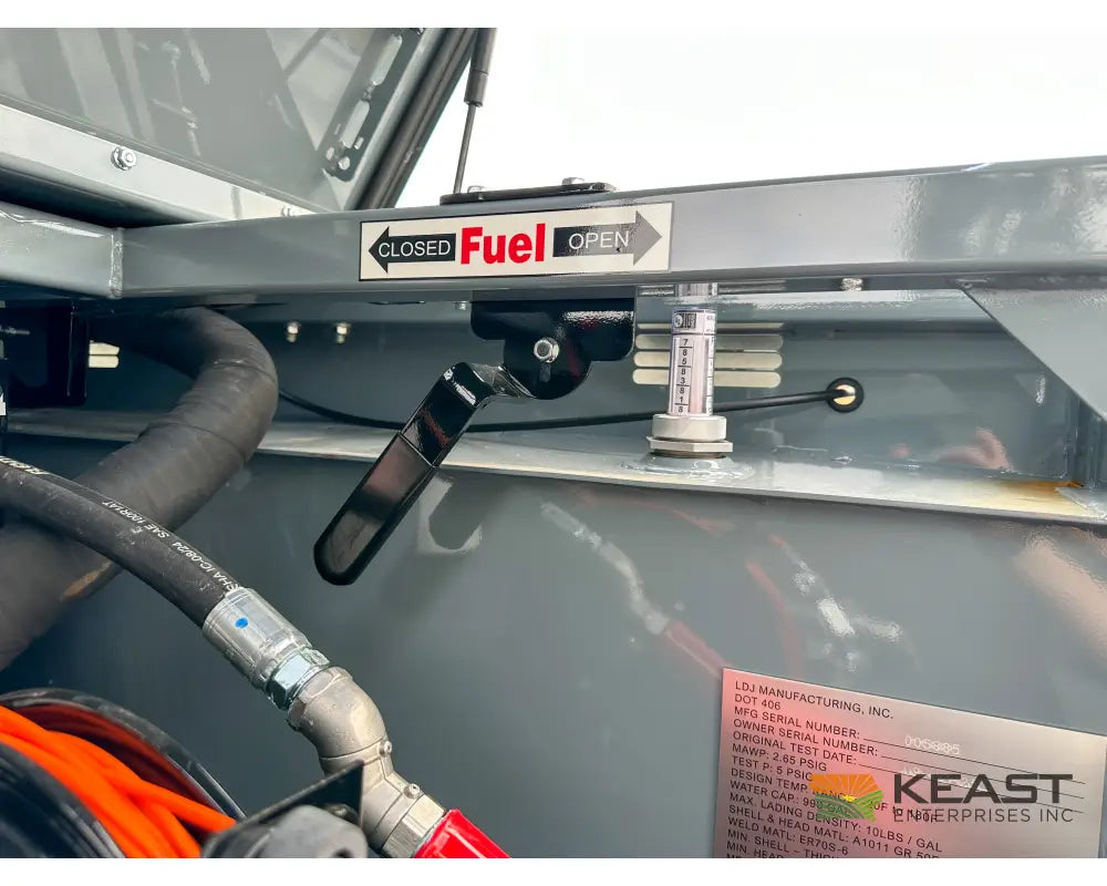 Thunder Creek DW990 Gasoline Fuel Trailer 990 Gallon Capacity Electric Pump Electric Jack Fuel Trailers