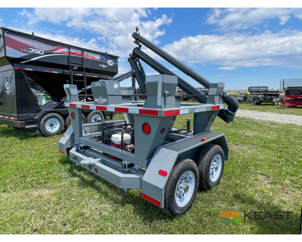 Travis HSC2100 2-Box Seed Tender 8 HP Electric Start Engine Scale Ready Seed Tenders