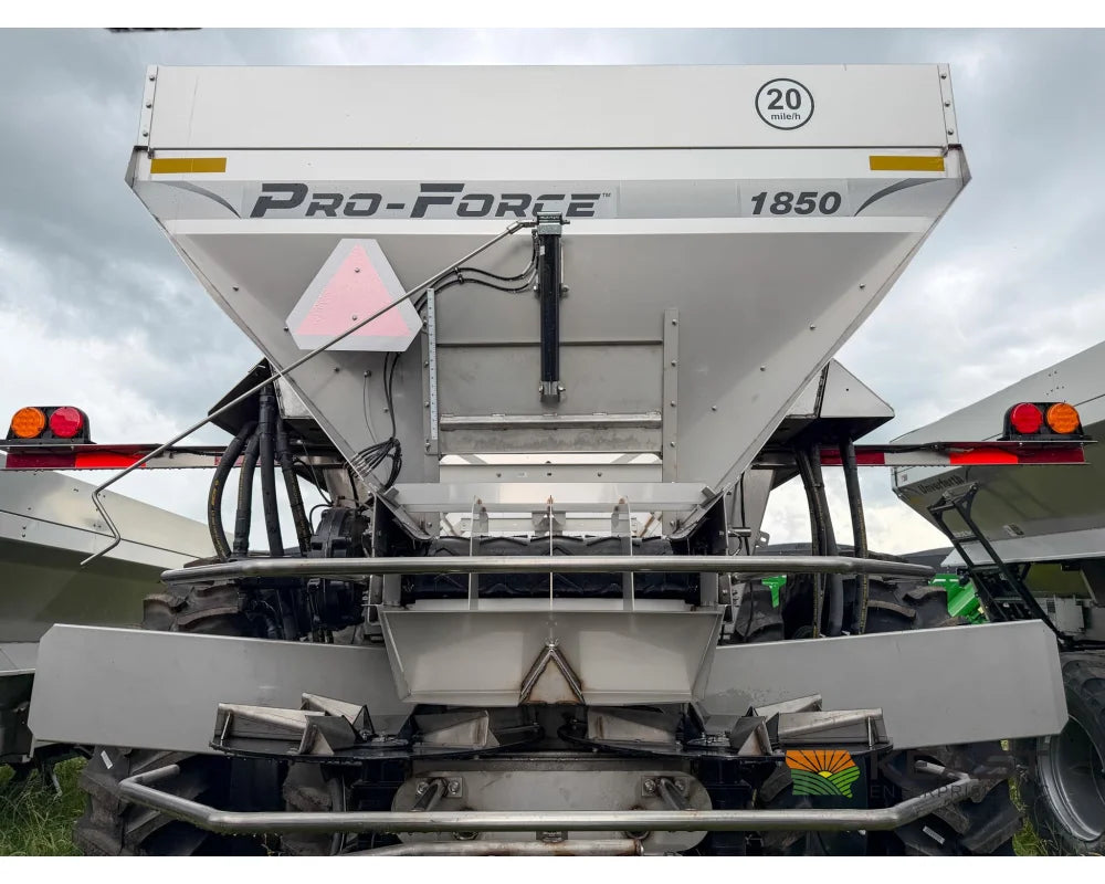 Unverferth Pro-Force 1850 Fertilizer/Lime Spreader 18 Ton Hopper Duals Raven RCM ISOBUS Controller - Fertilizer