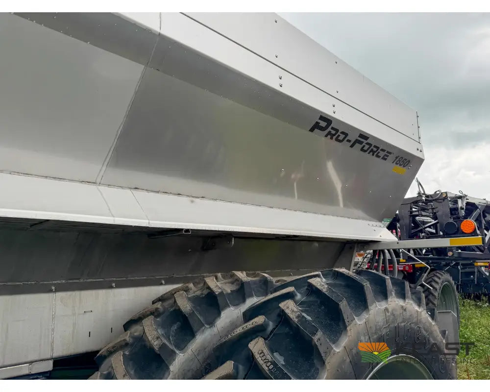 Unverferth Pro-Force 1850 Fertilizer/Lime Spreader 18 Ton Hopper Duals Raven RCM ISOBUS Controller - Fertilizer