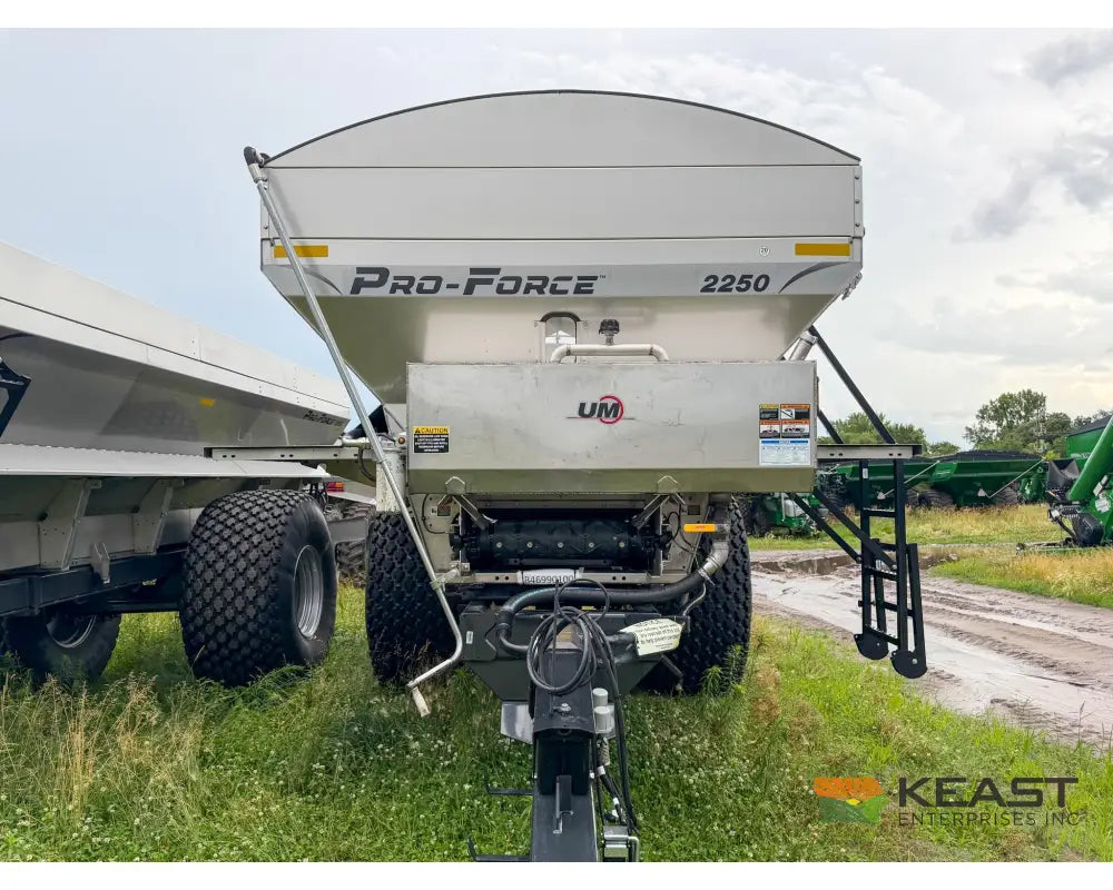 Unverferth Pro-Force 2250 Fertilizer Spreader 22 Ton Hopper Raven RCM ISOBUS Controller - Fertilizer Spreaders