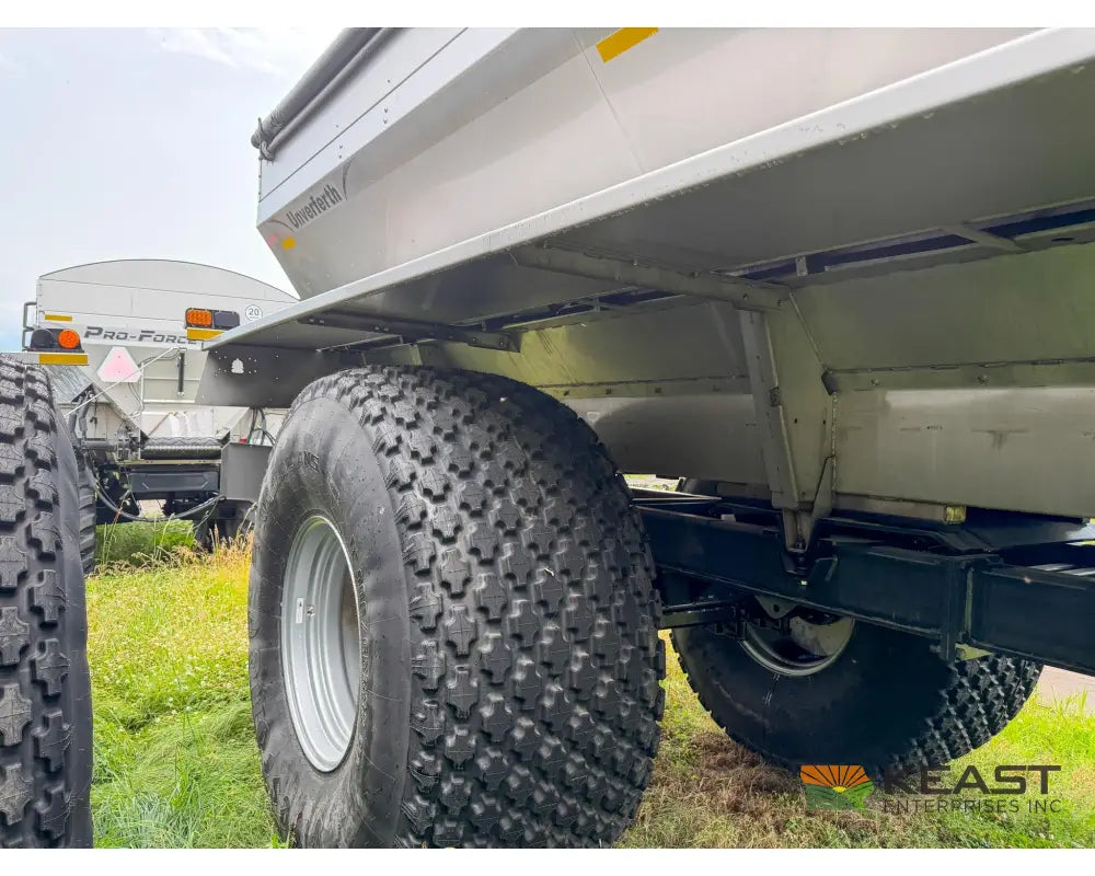 Unverferth Pro-Force 2250 Fertilizer Spreader 22 Ton Hopper Raven RCM ISOBUS Controller - Fertilizer Spreaders