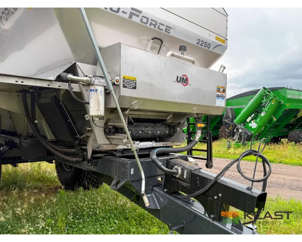 Unverferth Pro-Force 2250 Fertilizer Spreader 22 Ton Hopper Raven RCM ISOBUS Controller - Fertilizer Spreaders