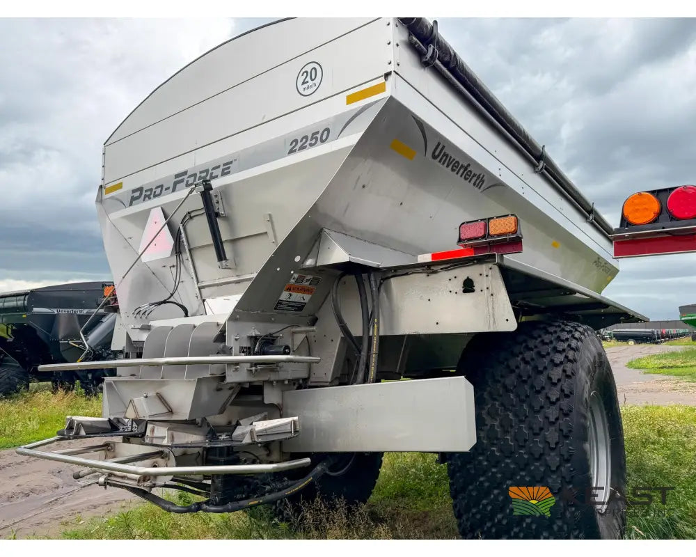Unverferth Pro-Force 2250 Fertilizer Spreader 22 Ton Hopper Raven RCM ISOBUS Controller - Fertilizer Spreaders