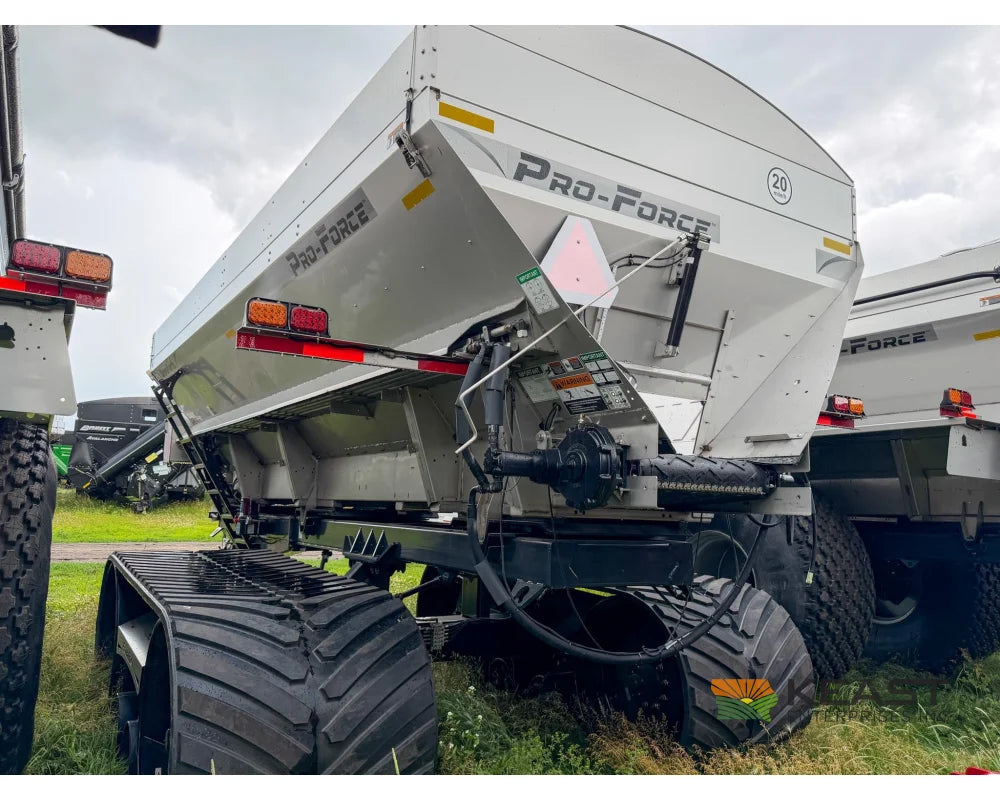 Unverferth Pro-Force 2250 Fertilizer Spreader 22 Ton Hopper Tracks Raven RCM ISOBUS Controller - Fertilizer Spreaders