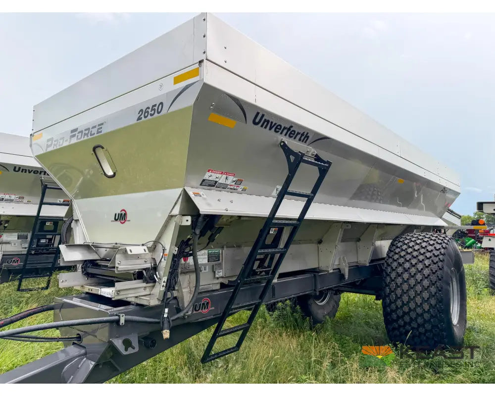 Unverferth Pro-Force 2650 Litter & Compost Spreader 26 Ton Hopper Raven RCM ISOBUS Controller - Fertilizer Spreaders