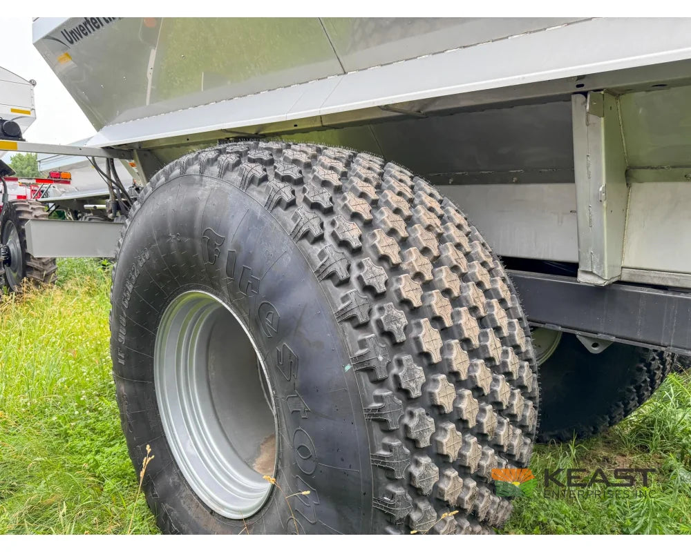 Unverferth Pro-Force 2650 Litter & Compost Spreader 26 Ton Hopper Raven RCM ISOBUS Controller - Fertilizer Spreaders