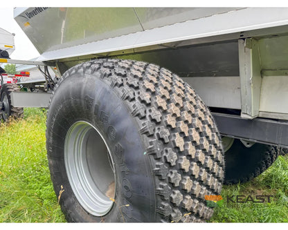 Unverferth Pro-Force 2650 Litter & Compost Spreader 26 Ton Hopper Raven RCM ISOBUS Controller - Fertilizer Spreaders