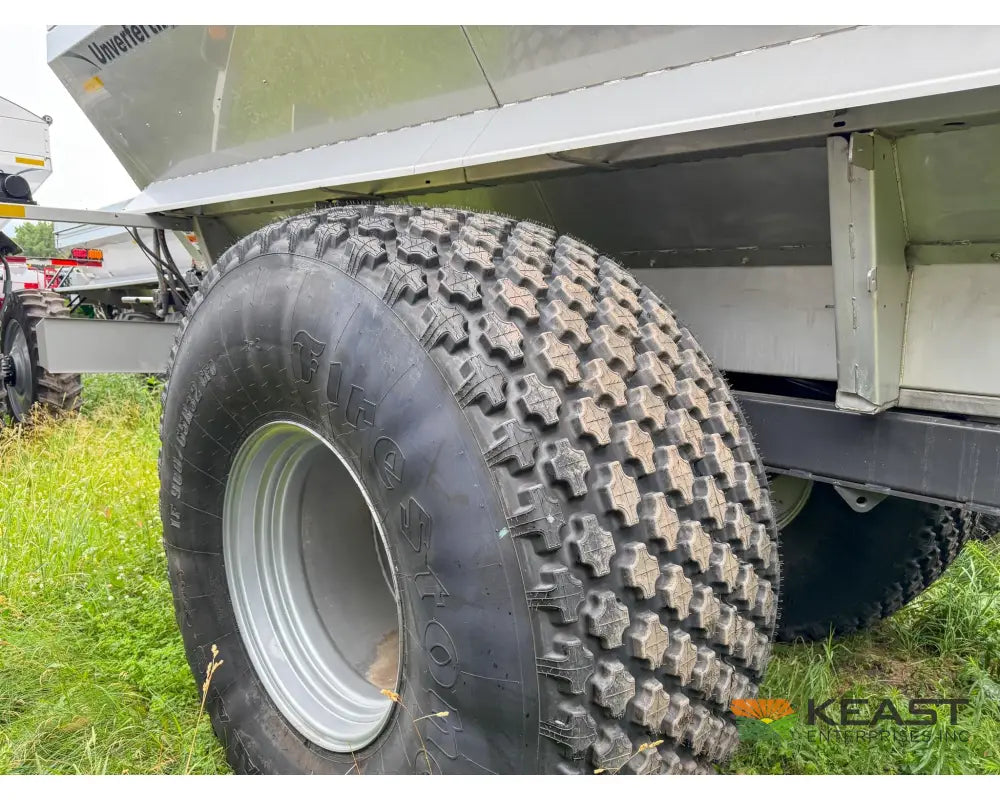 Unverferth Pro-Force 2650 Litter & Compost Spreader 26 Ton Hopper Raven RCM ISOBUS Controller - Fertilizer Spreaders