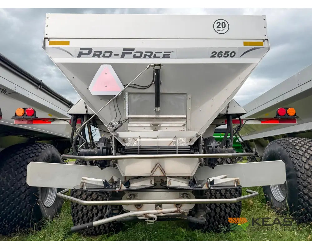 Unverferth Pro-Force 2650 Litter & Compost Spreader 26 Ton Hopper Raven RCM ISOBUS Controller - Fertilizer Spreaders