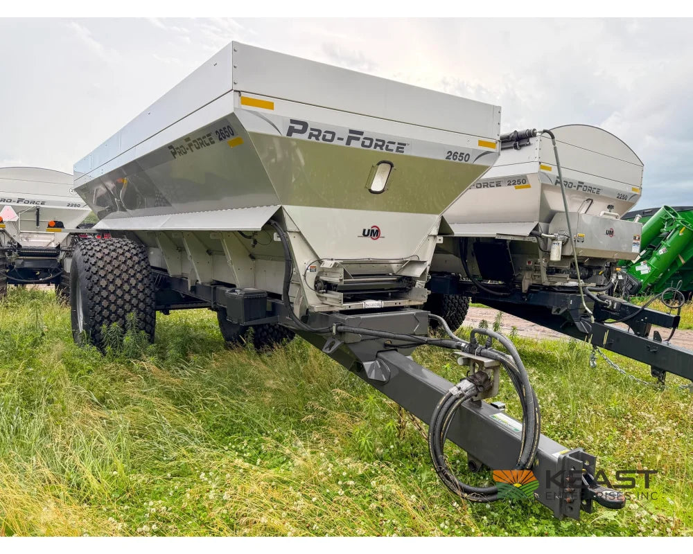 Unverferth Pro-Force 2650 Litter & Compost Spreader 26 Ton Hopper Raven RCM ISOBUS Controller - Fertilizer Spreaders