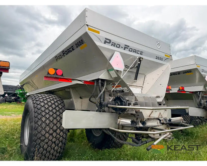 Unverferth Pro-Force 2650 Litter & Compost Spreader 26 Ton Hopper Raven RCM ISOBUS Controller - Fertilizer Spreaders