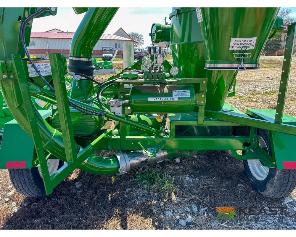 Walinga 6614DLX Grain Vac Up to 3,600 BPH Capacity Full Pipe Package Grain Vacs