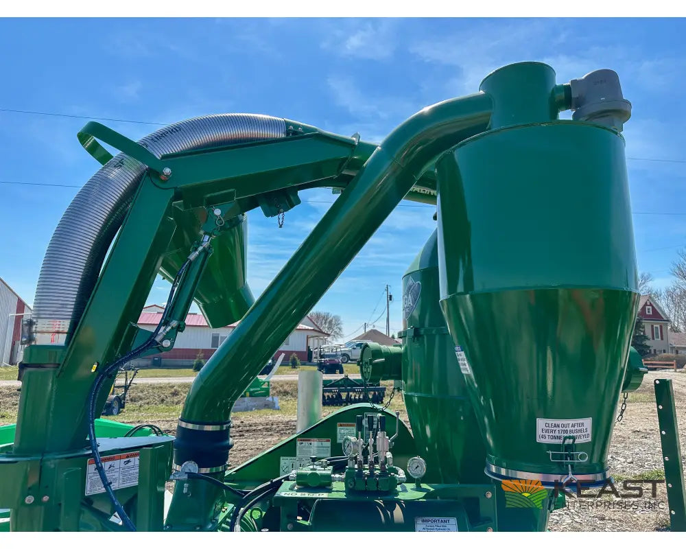 Walinga 6614DLX Grain Vac Up to 3,600 BPH Capacity Full Pipe Package Grain Vacs