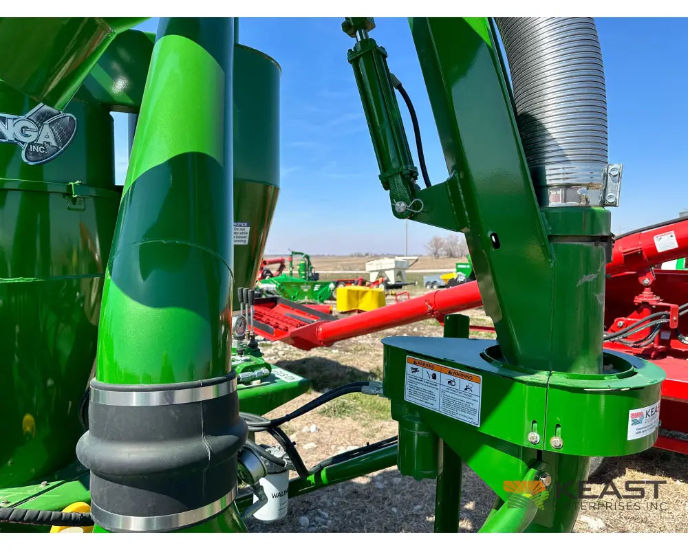 Walinga 6614DLX Grain Vac Up to 3,600 BPH Capacity Full Pipe Package Grain Vacs