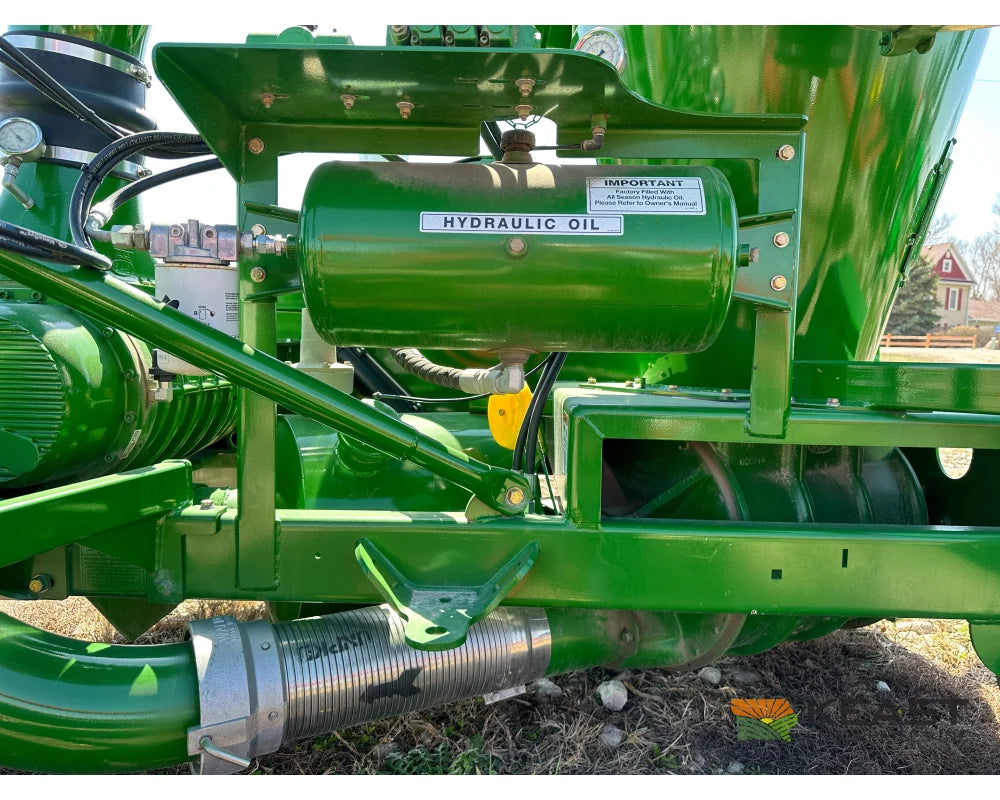 Walinga 6614DLX Grain Vac Up to 3,600 BPH Capacity Full Pipe Package Grain Vacs