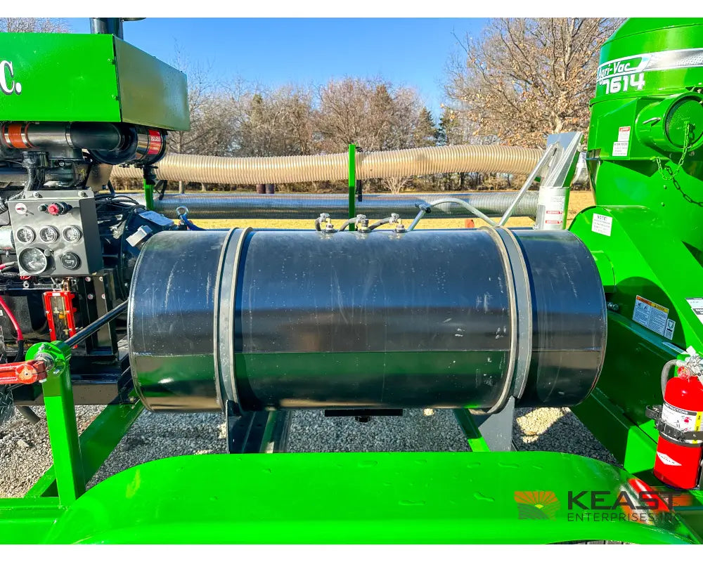 Walinga 7614DLX Self-Powered KEAST Built Grain Vac Up to 5,500 BPH Capacity Full Pipe Package Grain Vacs