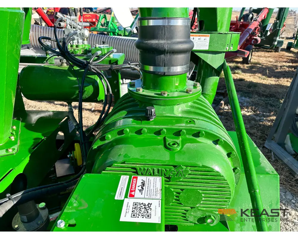 Walinga 7816DLX Grain Vac Up to 5,500 BPH Capacity Full Pipe Package Grain Vacs