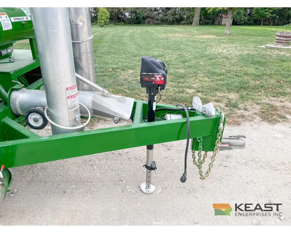 Walinga 7816DLX Self-Powered KEAST Built Grain Vac Up to 5,500 BPH Capacity Full Pipe Package Grain Vacs