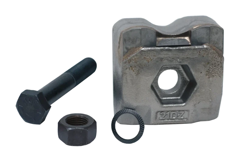Mulcher tooth and mounting hardware